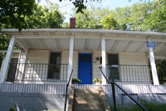 186 W Washington St in Athens, OH - Foto de edificio - Building Photo