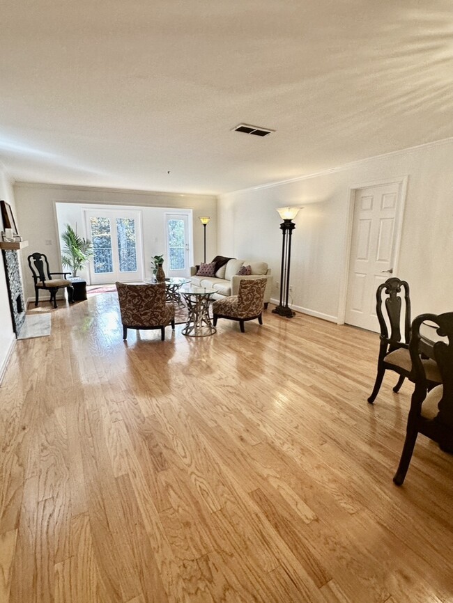 3203 Lenox Rd NE in Atlanta, GA - Building Photo - Building Photo