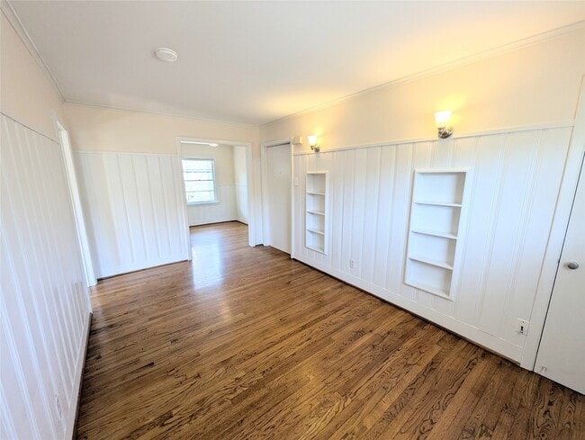 property at 2504 Kingston St