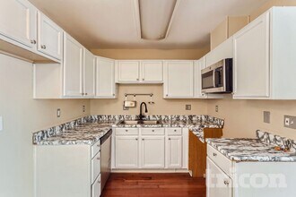 240 S Irving St in Denver, CO - Foto de edificio - Building Photo