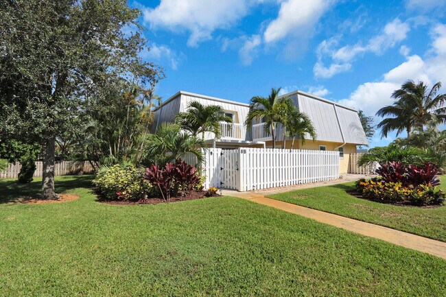 property at 141 E Riverside Dr