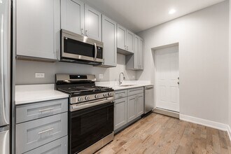 926 W 32nd Pl in Chicago, IL - Foto de edificio - Building Photo