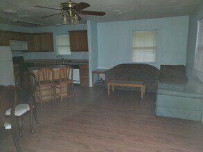 113 E Magnolia St in Keene, TX - Building Photo - Building Photo