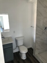 1136 S Holt Ave in Los Angeles, CA - Building Photo - Building Photo