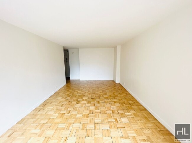 Fourth Avenue in New York, NY - Building Photo - Building Photo