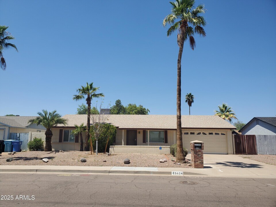 3624 E Hearn Rd in Phoenix, AZ - Building Photo