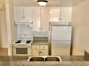 3739 Clarington Ave in Los Angeles, CA - Building Photo - Building Photo