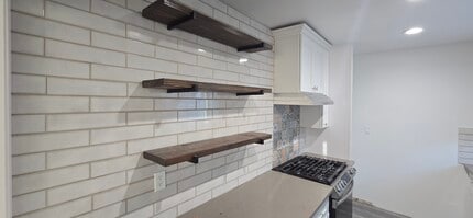 5716 Autry Ave in Lakewood, CA - Foto de edificio - Building Photo