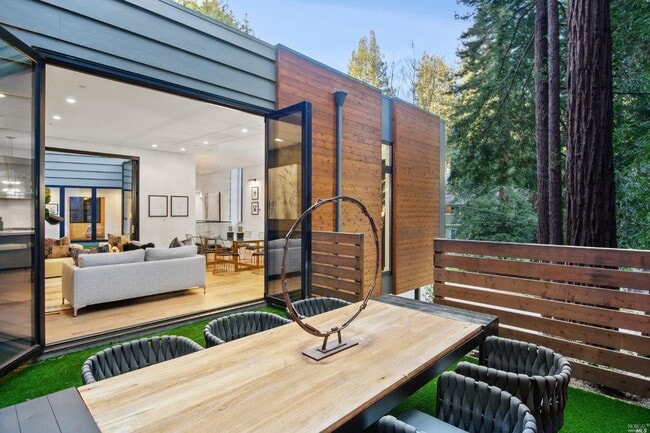 property at 5 Tartan Rd