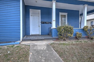 1211 Broad St in Bristol, TN - Foto de edificio - Building Photo