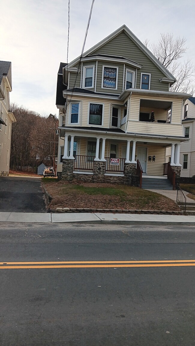 151 Bunker Hill Ave, Unit Third floor