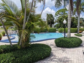 2669 Garden Dr S in Lake Worth Beach, FL - Building Photo - Building Photo