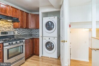 4220 Chestnut St in Philadelphia, PA - Building Photo - Building Photo