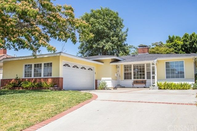 9236 Forbes Ave in Los Angeles, CA - Building Photo