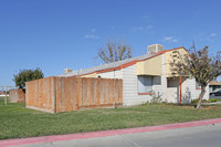 Firebaugh Family Apartments in Firebaugh, CA - Building Photo - Building Photo