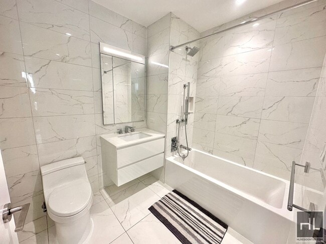 East 44th Street in New York, NY - Building Photo - Building Photo