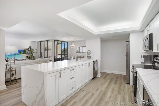 property at 750 Egret Cir