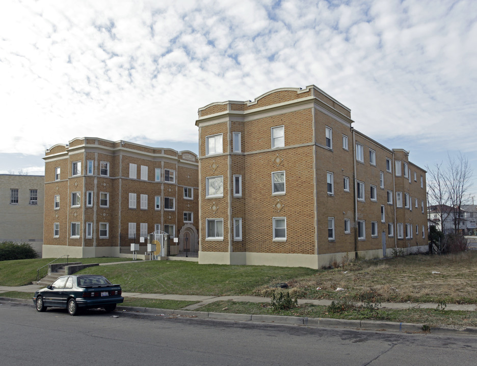 Emerson Court Apartments in Dayton, OH - Building Photo