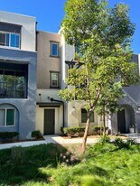 2215 Solara Ln in Vista, CA - Building Photo