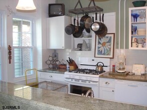 11 S Victoria Ave in Ventnor City, NJ - Building Photo - Building Photo