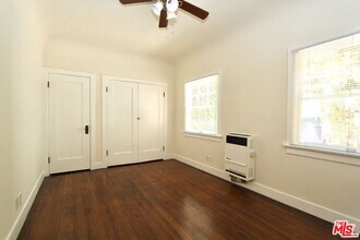 4557 Lexington Ave in Los Angeles, CA - Building Photo - Building Photo