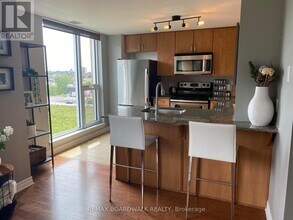 250 Lett St in Ottawa, ON - Building Photo - Building Photo