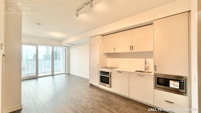 88 Queen St E in Toronto, ON - Building Photo - Building Photo