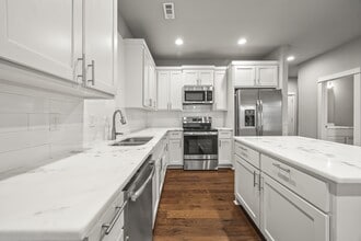 2063 S Florida Way in Fayetteville, AR - Building Photo - Building Photo