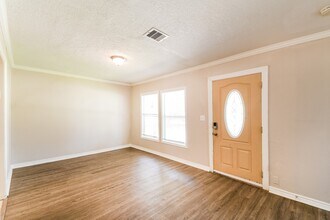 1505 4th Ave N in Texas City, TX - Building Photo - Building Photo