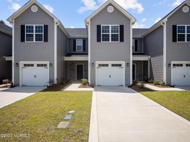 245 Verrazzano Ln in Jacksonville, NC - Building Photo - Building Photo