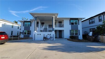 425 SW 47th Terrace in Cape Coral, FL - Building Photo