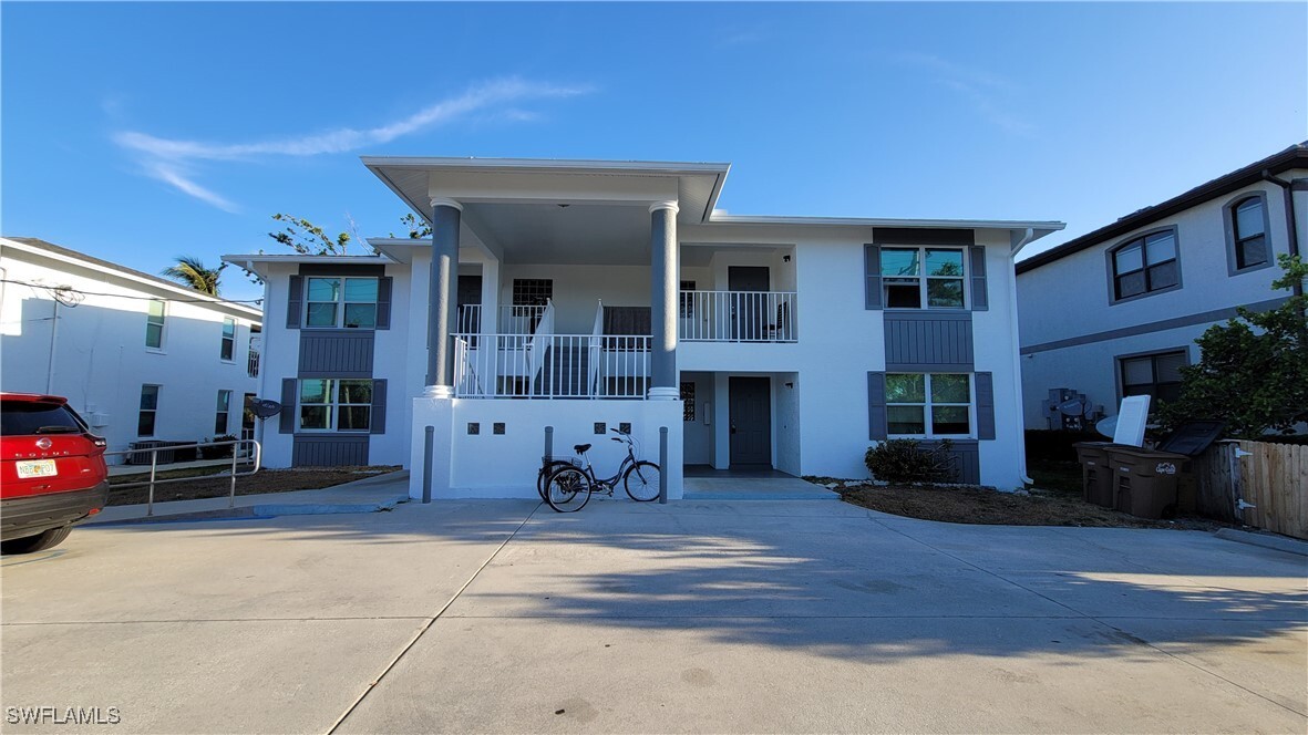 425 SW 47th Terrace in Cape Coral, FL - Foto de edificio