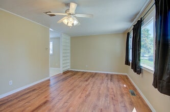 2005 McDonough St in Joliet, IL - Building Photo - Building Photo