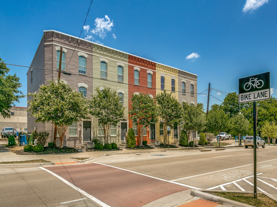 391-347 E Main St in Lewisville, TX - Building Photo