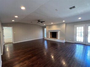 6151 Alpha Rd in Dallas, TX - Building Photo - Building Photo