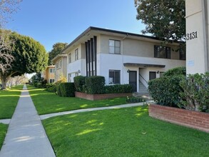 3131 S Barrington Ave in Los Angeles, CA - Building Photo - Building Photo