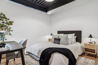 1802 W Berenice Ave in Chicago, IL - Building Photo - Building Photo