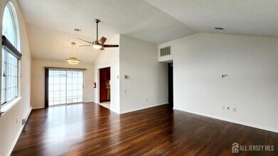 838C Vail Rd in Monroe Township, NJ - Building Photo - Building Photo