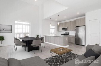 175 Quincy Ct, Unit A205 in Perth Amboy, NJ - Building Photo - Building Photo
