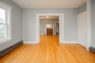 77 Cohasset St, Unit 2 in Worcester, MA - Building Photo - Building Photo