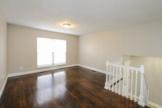 706 N Aztec Dr in Independence, MO - Building Photo - Building Photo