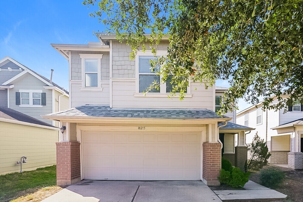 18215 Rexine Ln in Cypress, TX - Foto de edificio