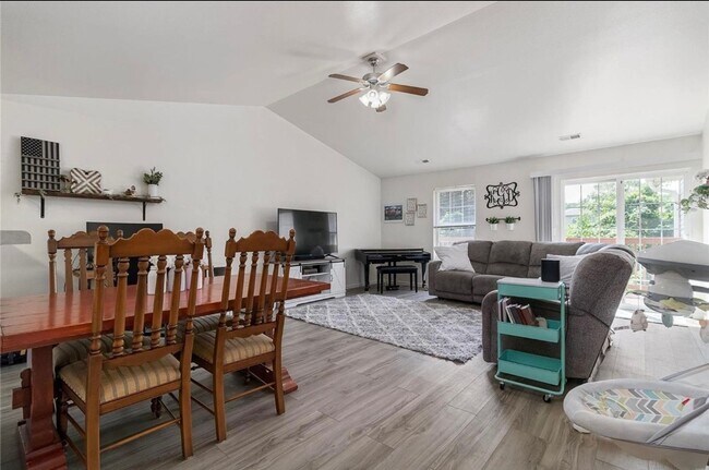 16509 Hoyt in St. Robert, MO - Building Photo - Building Photo