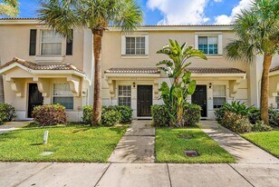 5052 Palmbrooke Cir in West Palm Beach, FL - Building Photo