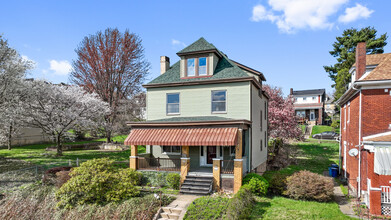 109 Wynoka St in Pittsburgh, PA - Foto de edificio - Building Photo