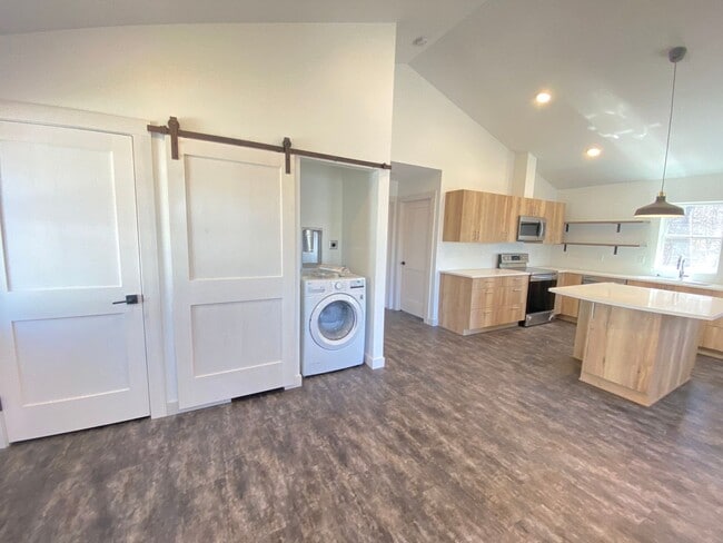 3928 Trinity Rd in Duluth, MN - Building Photo - Building Photo