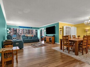 1300 Crystal Dr in Arlington, VA - Building Photo - Building Photo