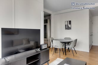 635 W 42nd St in New York, NY - Building Photo - Building Photo
