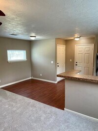 2045 Apache Dr photo'