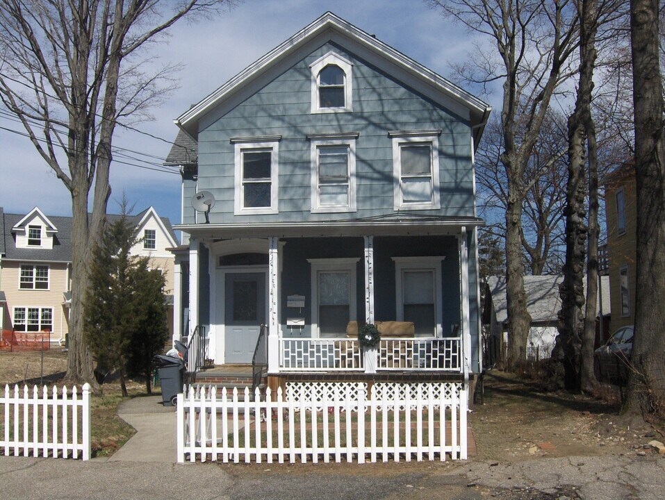 2 1/2 Jefferson St in Norwalk, CT - Building Photo